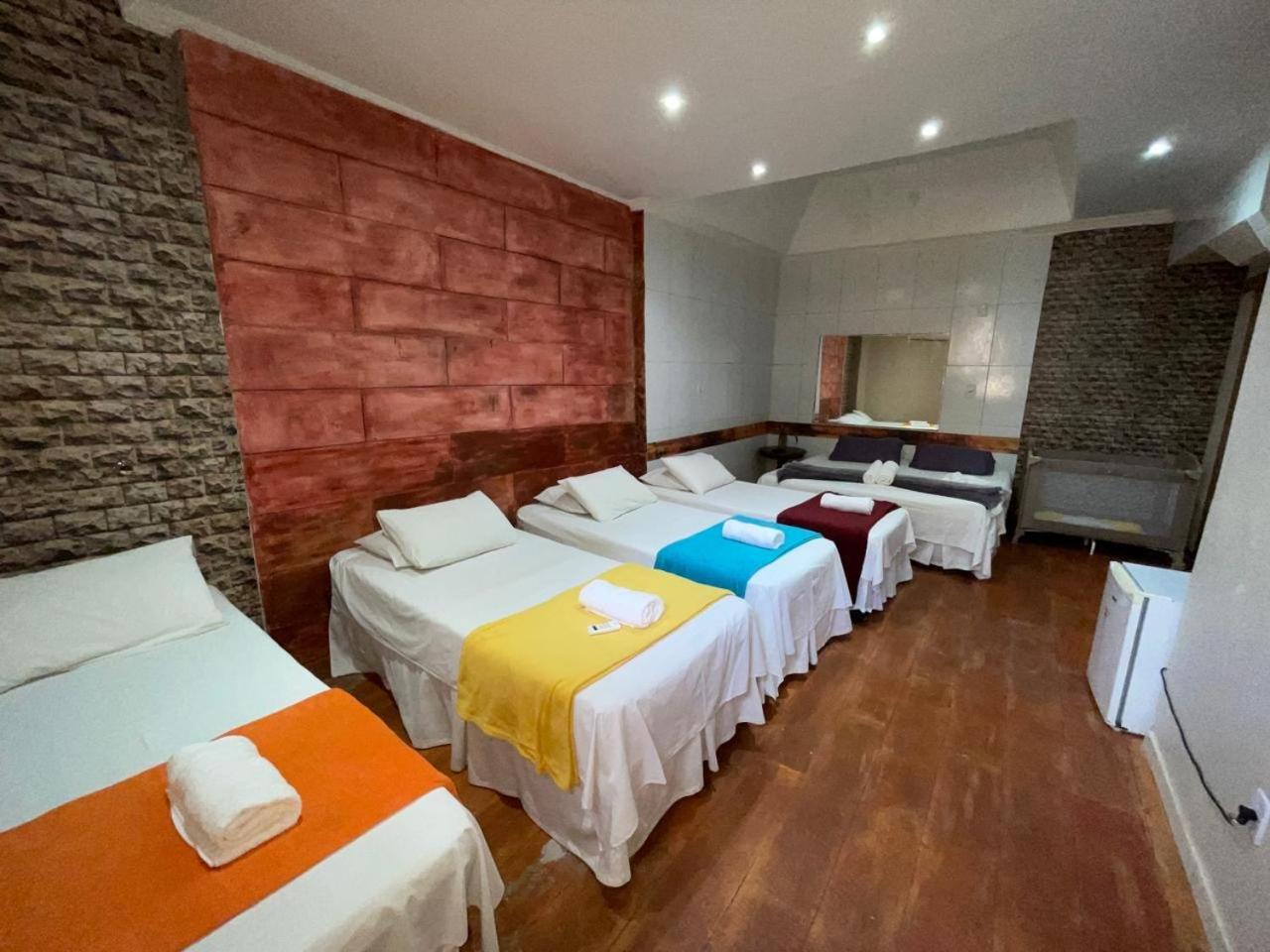 Quarto Família (6 Adultos)